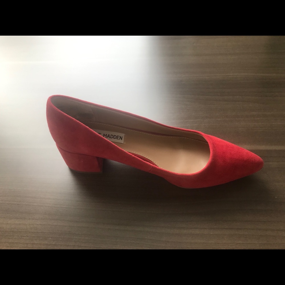 Steve Madden Red Suede Shoes With Pointed Toes - image 5